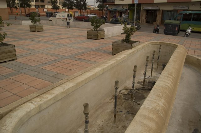 A.V.A. denuncia que no funciona  el 80% de las fuentes de Águilas - 1, Foto 1