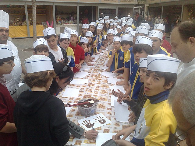 Los escolares aprenden el origen del cacao en la I Feria Chocomanía - 2, Foto 2