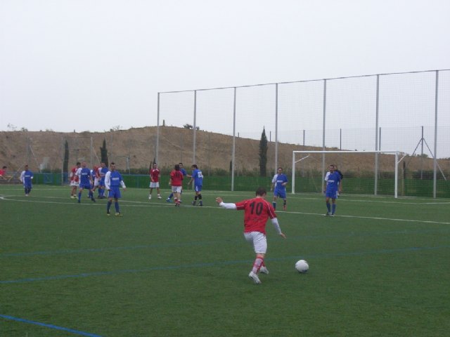 El equipo Hamburguesería Tara protagoniza la sorpresa de la vigesimotercera jornada de la Liga de Fútbol Aficionado Juega limpio, Foto 3