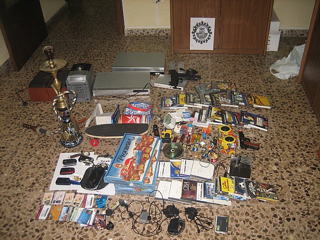 Desarticulada una banda de menores que se dedicaba, presuntamente, a robar en viviendas - 1, Foto 1