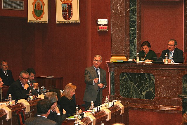 Valcárcel lidera una declaración institucional de la Asamblea Regional en defensa del buen uso del agua del trasvase Tajo-Segura en la Región - 1, Foto 1
