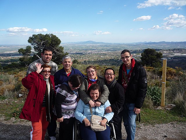 Los usuarios del Centro Ocupacional José Moya realizan varias salidas por la sierra y el entorno de La Santa, Foto 1