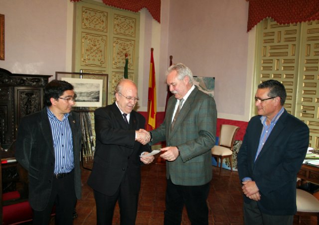 El Ayuntamiento entrega 22.000 euros a la Junta Central de Cofradías de Semana Santa - 1, Foto 1