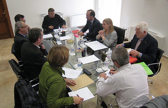 Comunidad y agentes sociales estudian ampliar el proceso de simplificación administrativa a 179 nuevos trámites - 1, Foto 1