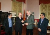 El Ayuntamiento entrega 22.000 euros a la Junta Central de Cofradas de Semana Santa