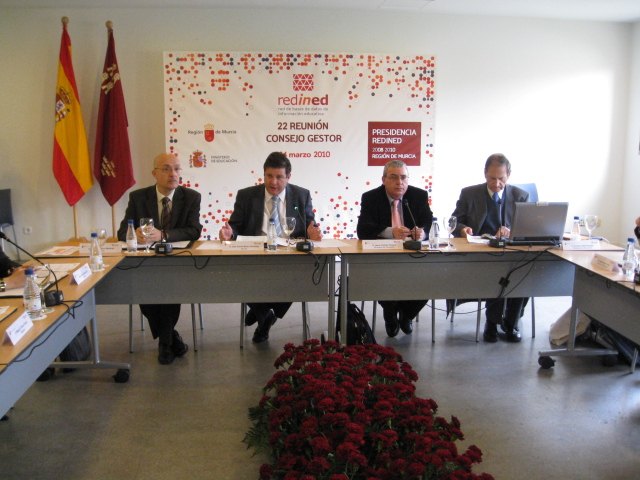 Redined incrementa durante la presidencia murciana un 33 por ciento los recursos educativos para docentes y alumnos - 1, Foto 1