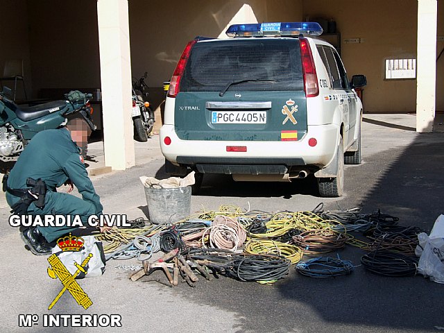 La Guardia Civil desarticula una banda dedicada a la sustracción de cableado de cobre - 1, Foto 1