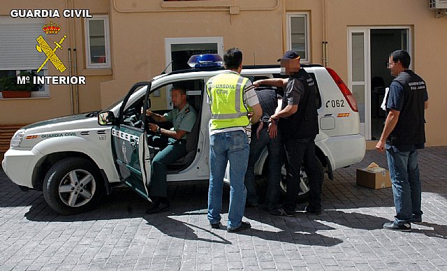 La Guardia Civil desarticula una banda juvenil dedicada a cometer daños y robos en vehículos - 1, Foto 1