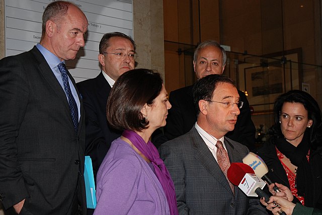 Bascuñana cree que recortar el 65 por ciento para inmigración demuestra que el Gobierno de Zapatero no apuesta por la política social - 1, Foto 1