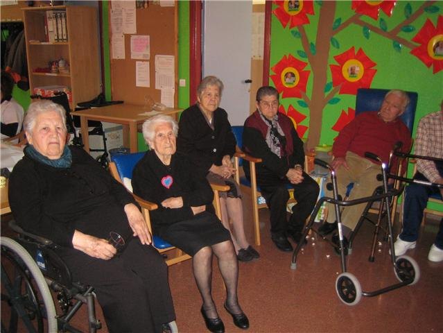 Program begins Holy Week activities in the Day Care Service (SED) of the Municipal Center for the Elderly, Foto 3