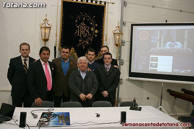 La Hermandad de Nuestro Padre Jesús Nazareno y Santo Sepulcro presenta su página web, Foto 2