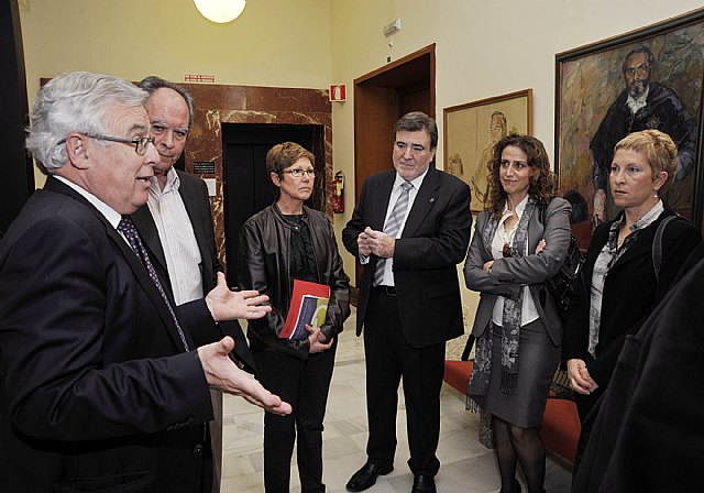 Se presentó  en la Universidad de Murcia el trabajo ganador del Premio Nacional Diego Manzano - 2, Foto 2