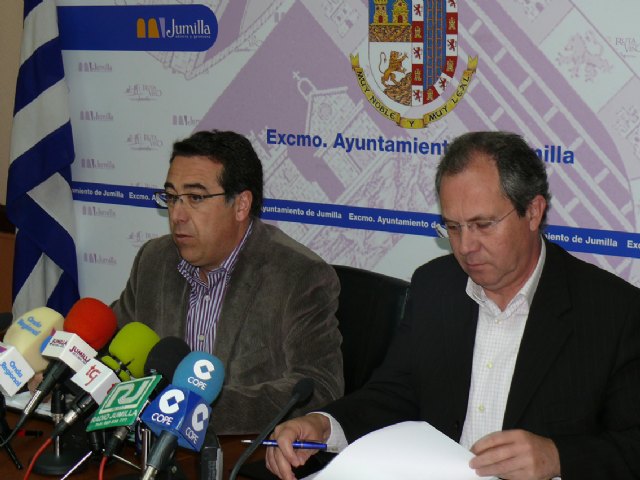 El alcalde critica la actitud del Gobierno Regional al no invitar al Ayuntamiento a la inauguración de un tramo de la carretera de Albatana - 1, Foto 1