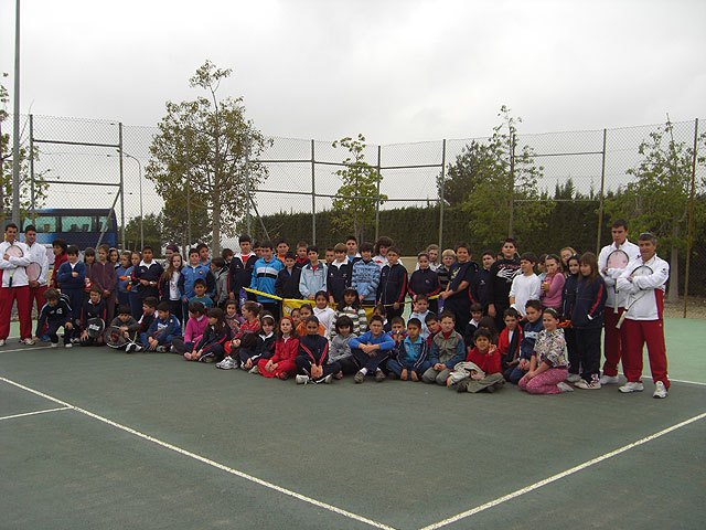 Comienzan las I jornadas escolares de tenis en el Club de Tenis Totana, Foto 1