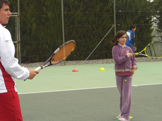 Comienzan las I jornadas escolares de tenis en el Club de Tenis Totana - 1