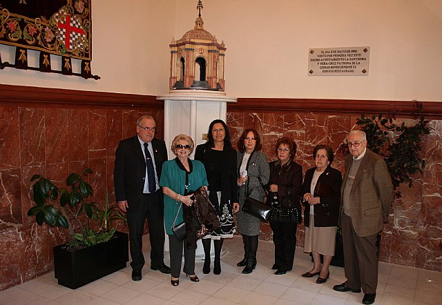 Donan al Ayuntamiento una réplica del Bañadero de la Cruz realizada por José María Corbalán - 1, Foto 1