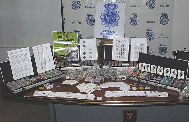 La policía impide la celebración de un torneo ilegal de póker en Balsapintada - 1, Foto 1