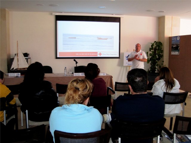 Miembros del Departamento de Salvamento Marítimo de Cruz Roja de Águilas participan en la II Edición de la Exposición Náutica “Puerto Deportivo Juan Montiel” - 1, Foto 1