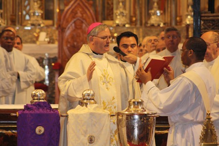Mons. Lorca Planes agradece a Dios el “inmenso don del sacerdocio” en la Misa Crismal - 4