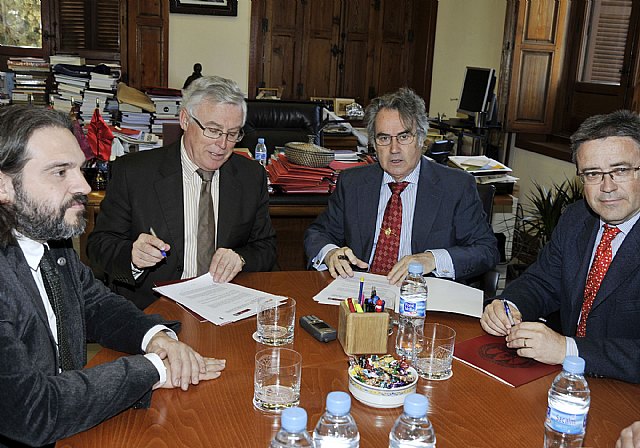 Caja Mediterráneo firma con la Universidad de Murcia su aportación económica para 2010 - 1, Foto 1