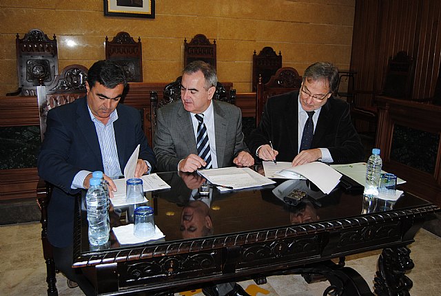 El INSS firma un convenio de colaboración con el Ayuntamiento de Calasparra - 1, Foto 1