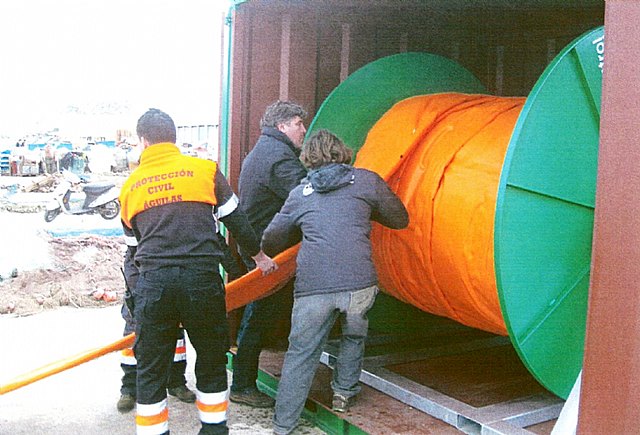 La Comunidad instala sistemas de prevención para evitar la contaminación por derrames de combustibles en los puertos de la Región - 2, Foto 2