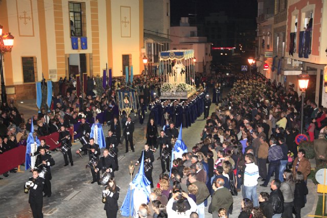 La Virgen de Los Dolores mostró su esplendor durante la Procesión del Dolor y del Santo Entierro - 1, Foto 1