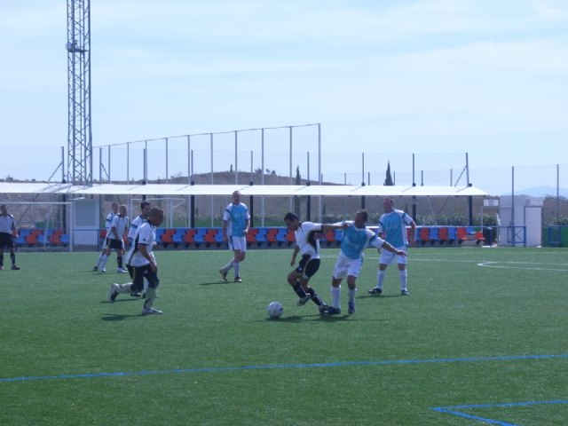 El equipo “Céser Sánchez Los Cachorros” golea contra pronóstico a Transportes El Lobo, Foto 1