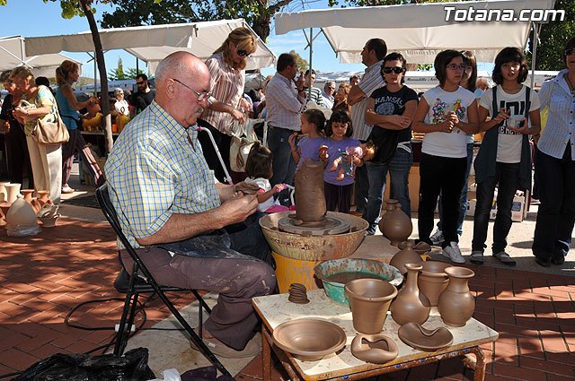 Arranca por segundo año consecutivo el “mercadillo mensual artesano en La Santa, Foto 1