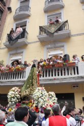 La Fuensanta recorre las calles de la ciudad entre el fervor de miles de murcianos