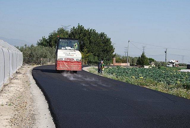 La concejalía de Caminos informa de que se han subsanado las deficiencias del camino del Mazarronero con la repavimetación del firme, Foto 3