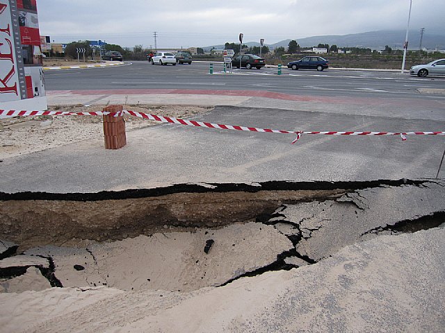 El Grupo Municipal Socialista denuncia que en el desdoblamiento de la carretera de Villena sigue poniéndose de manifiesto la desastrosa gestión del PP - 2, Foto 2