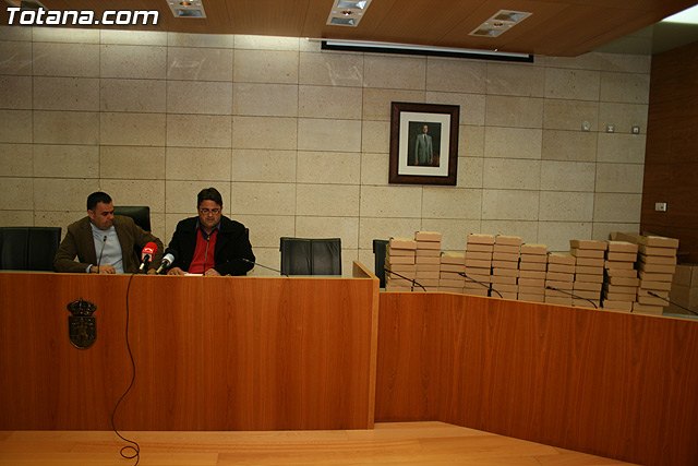 El Ayuntamiento de Totana acerca la TDT a personas mayores y con discapacidad con la entrega de 127 receptores de la señal digital terrestre, Foto 1