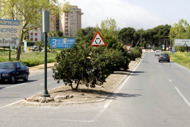 Infraestructuras colocará césped artificial en la mediana de Sebastián Feringán - 2, Foto 2