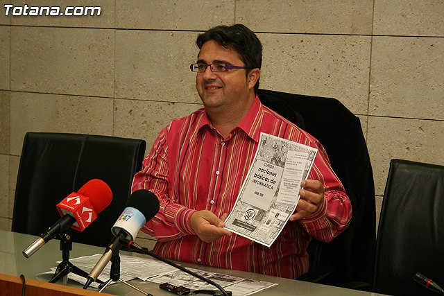 La Concejalía de Participación Ciudadana pone otra vez en marcha el curso de Alfabetización Informática, Foto 1