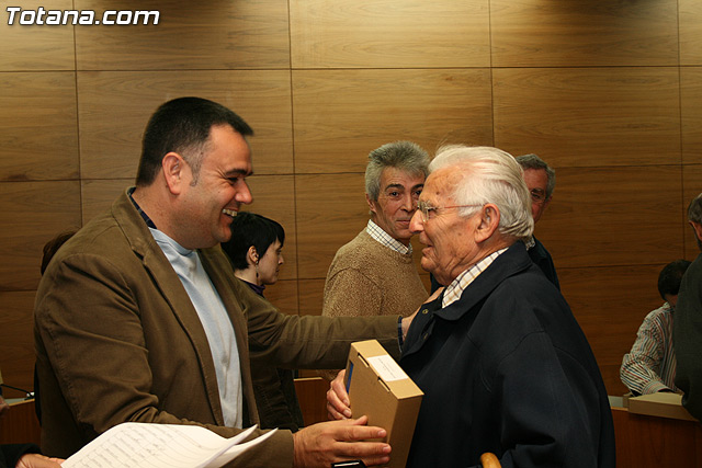 El Ayuntamiento de Totana acerca la TDT a personas mayores y con discapacidad con la entrega de 127 receptores de la señal digital terrestre - 18