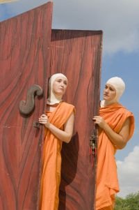 La puesta en escena de la obra de teatro En ocasiones veo armarios, enmarcada en el programa cultural, se celebrará hoy jueves, Foto 1