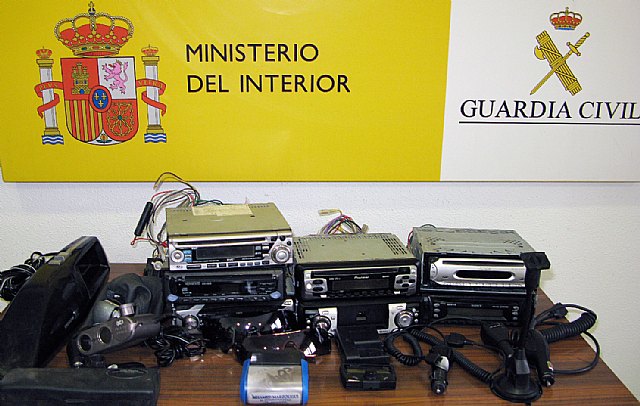 La Guardia Civil desarticula una banda juvenil dedicada a cometer robos en vehículos en la Comarca del Mar Menor - 1, Foto 1