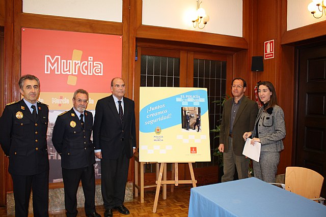 La Policía Local acerca aún más la seguridad a las comunidades de vecinos del municipio - 1, Foto 1