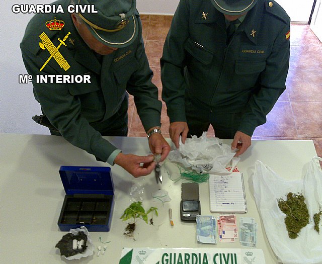 La Guardia Civil desmantela un punto de producción y distribución de cocaína en la Vega Media - 2, Foto 2