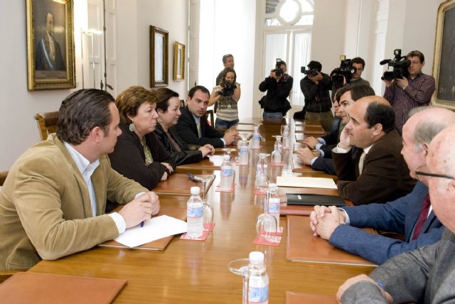 Ayuntamiento y Cámara de Comercio empiezan su trabajo conjunto visitando el Auditorio - 1, Foto 1