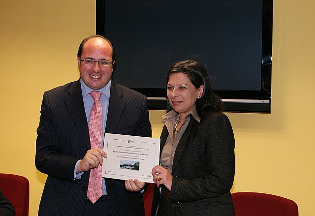 El Grupo Tragsa entrega el premio al desarrollo sostenible del medio rural al Ayuntamiento de Puerto Lumbreras - 1, Foto 1