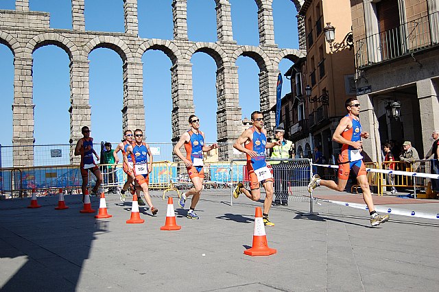 El club triatlón Caravaca en un codo a codo con los quince mejores equipos en el panorama nacional a nivel élite - 1, Foto 1
