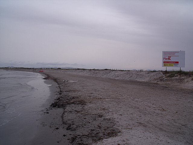 UPyD se queja del lamentable estado de la playa de La Llana y le pide explicaciones a la Delegación de Costas - 1, Foto 1