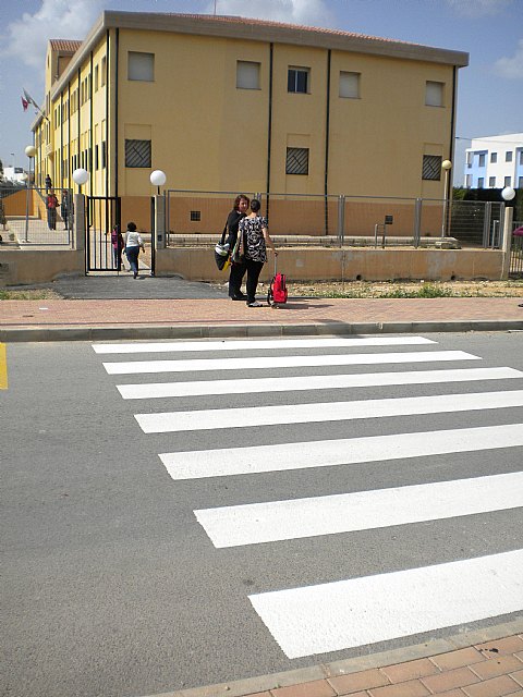 Fotografía del paso del peatones al que hace referencia la nota de prensa y que ha sido pintado a instancias de la petición de UPyD, Foto 1