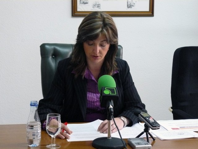 El Ayuntamiento reduce gastos y potencia servicios dirigidos a las personas más afectadas por la situación económica actual - 1, Foto 1