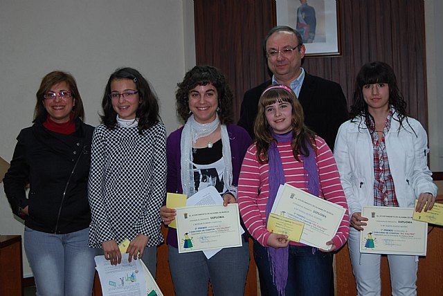 Se realiza la entrega de premios del concurso de cuentos de la campaña de prevención sobre Absentismo Escolar, Foto 2