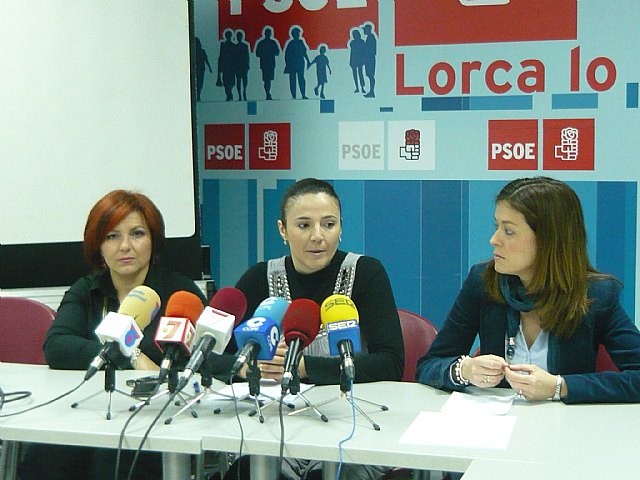 PSOE: Si Valcárcel fuera capitán sería el primero en abandonar el barco porque para él las mujeres y los niños son lo último, Foto 1