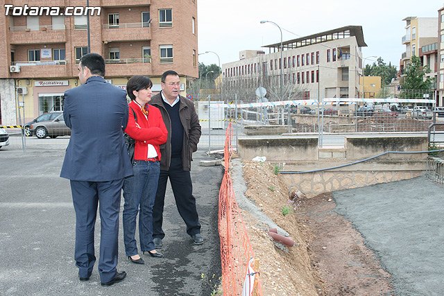 Autoridades municipales visitan las obras de la redonda de “La Kabuki”, en la Avenida Juan Carlos I, Foto 1