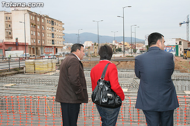 Autoridades municipales visitan las obras de la redonda de “La Kabuki”, en la Avenida Juan Carlos I - 11